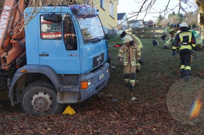 Seitingen-Oberflacht: Eine Person unter LKW eingeklemmt wurde Schwer Verletzt